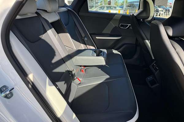 2024 Kia K4 GT-Line CL4m