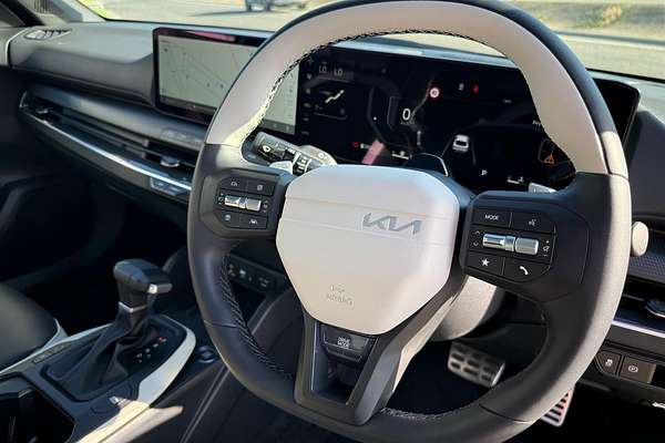2024 Kia K4 GT-Line CL4m