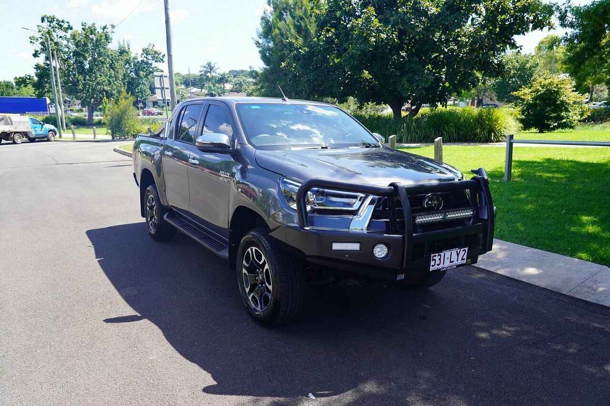 2020 Toyota Hilux SR5 (4x4) GUN126R Facelift 4X4