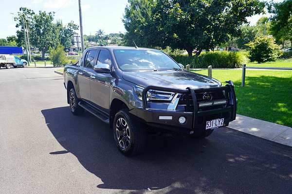 2020 Toyota Hilux SR5 (4x4) GUN126R Facelift 4X4
