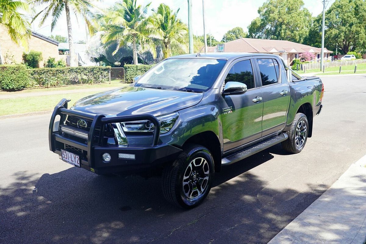 2020 Toyota Hilux SR5 (4x4) GUN126R Facelift 4X4