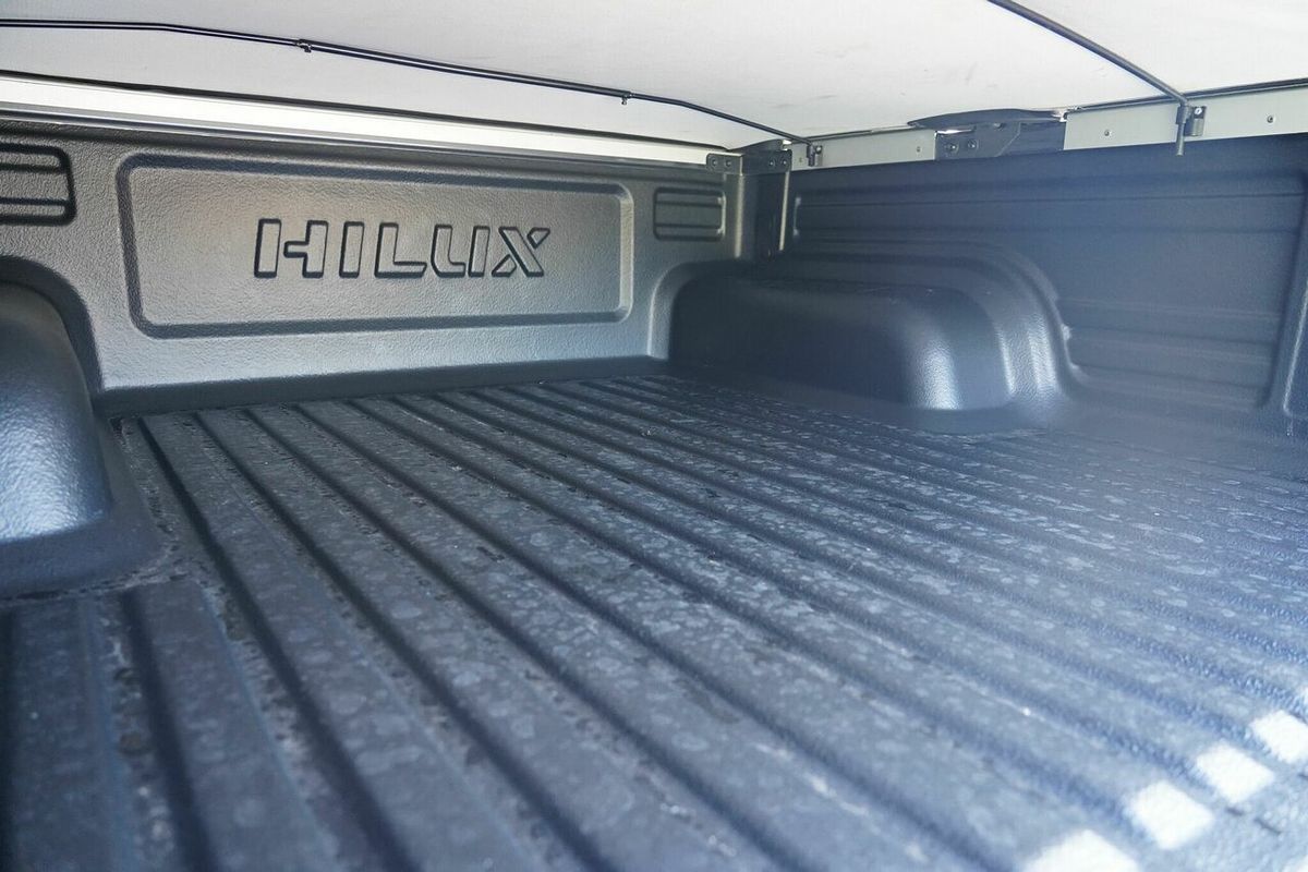 2020 Toyota Hilux SR5 (4x4) GUN126R Facelift 4X4