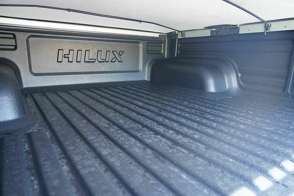 2020 Toyota Hilux SR5 (4x4) GUN126R Facelift 4X4