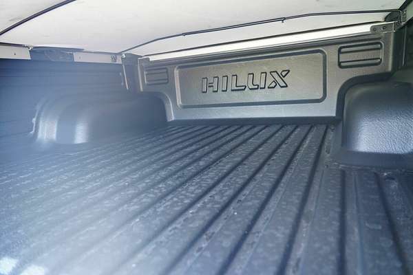 2020 Toyota Hilux SR5 (4x4) GUN126R Facelift 4X4