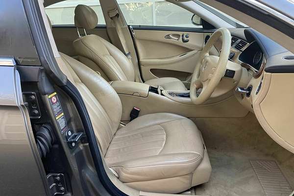2005 Mercedes-Benz CLS-Class CLS500 C219