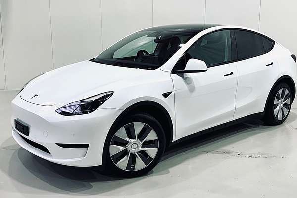 2023 Tesla Model Y Rear-Wheel Drive