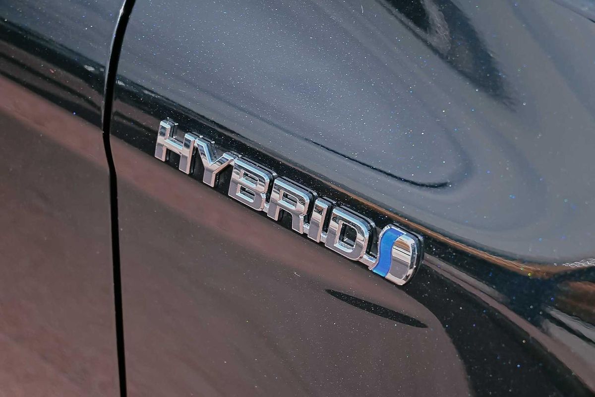 2024 Toyota Camry SL AXVH70R