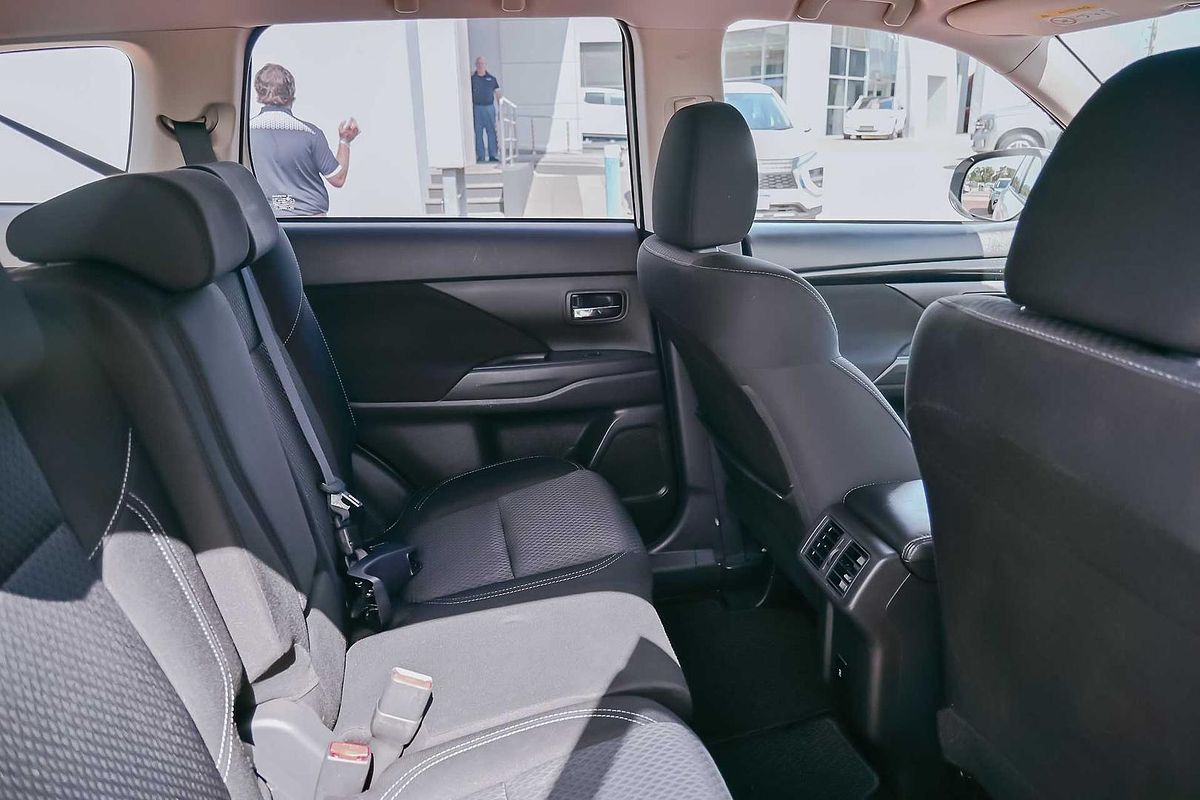 2020 Mitsubishi Outlander ES ZL