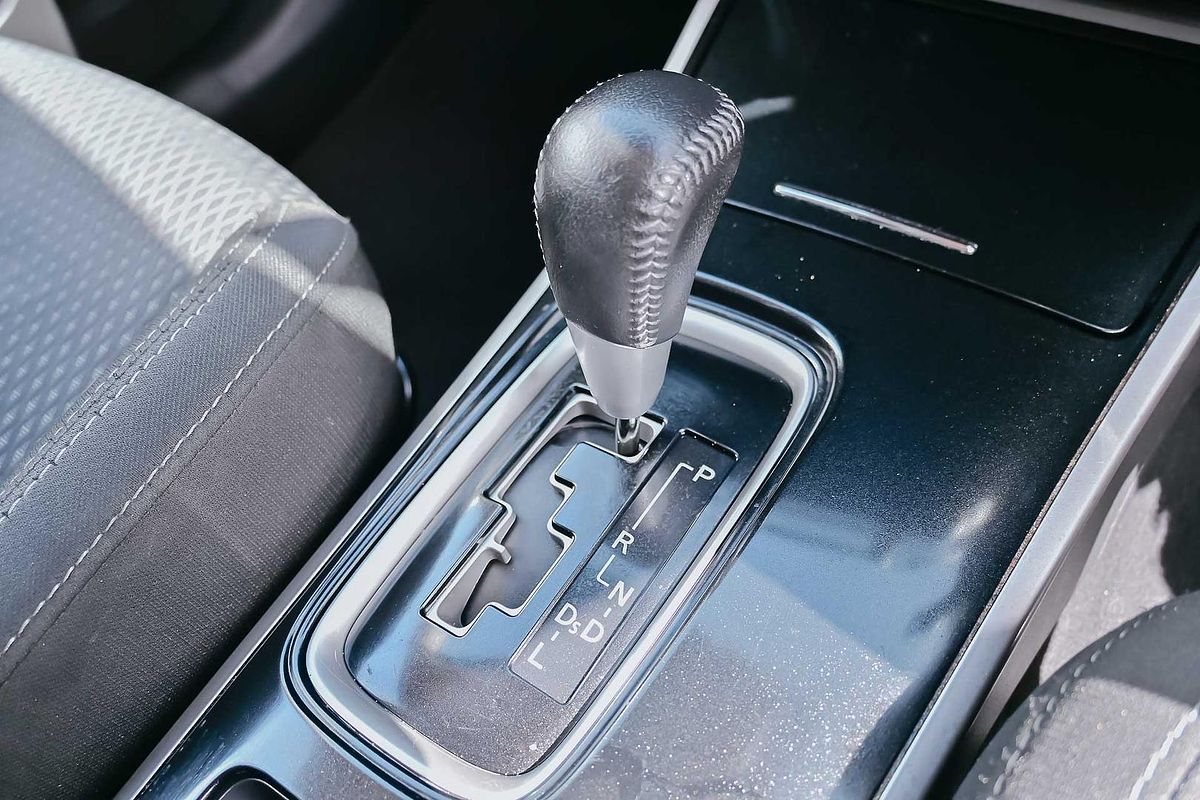 2020 Mitsubishi Outlander ES ZL