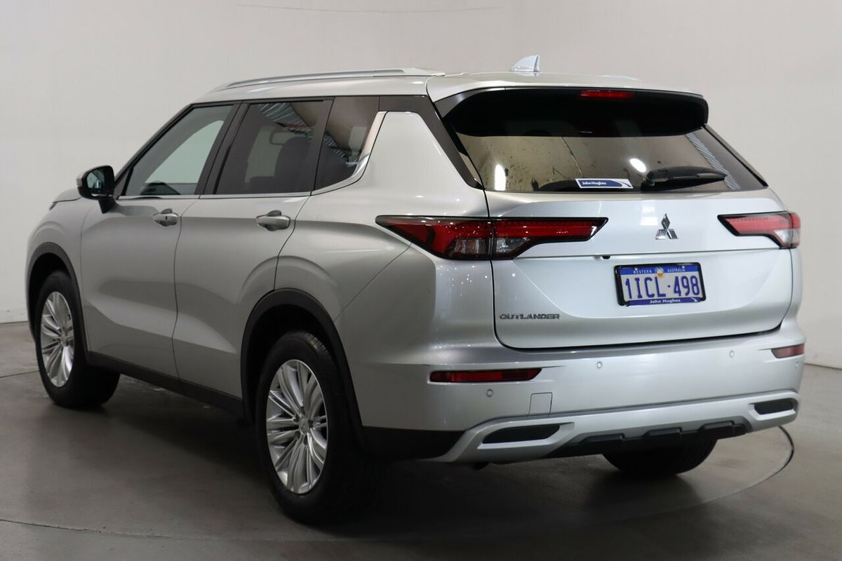 2023 Mitsubishi Outlander LS ZM