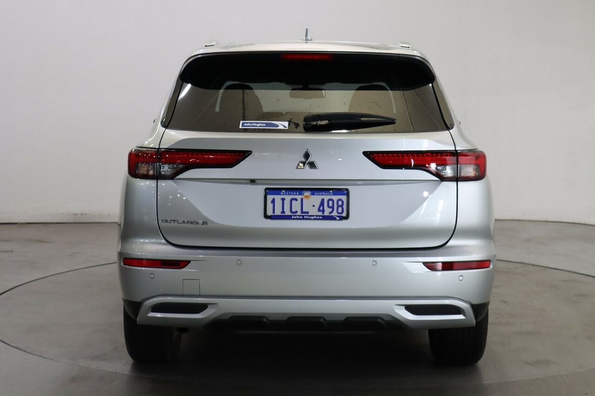 2023 Mitsubishi Outlander LS ZM