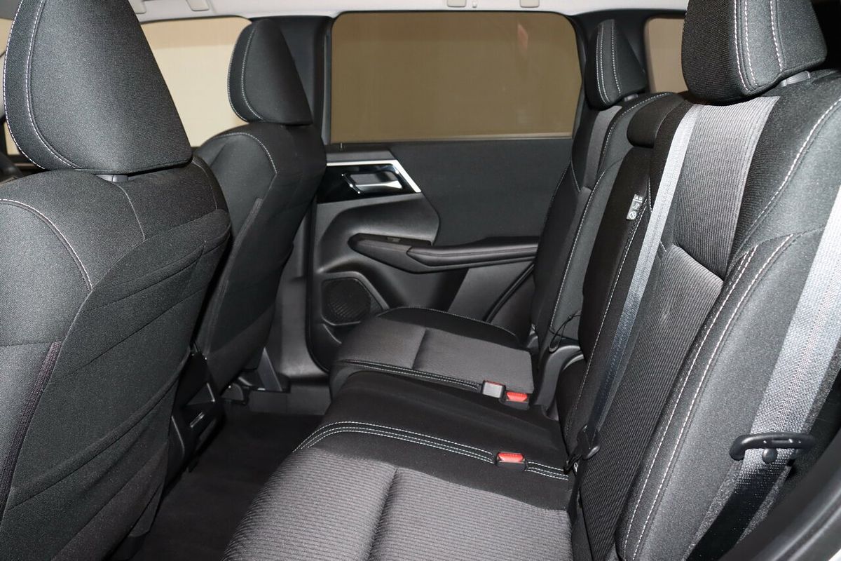 2023 Mitsubishi Outlander LS ZM