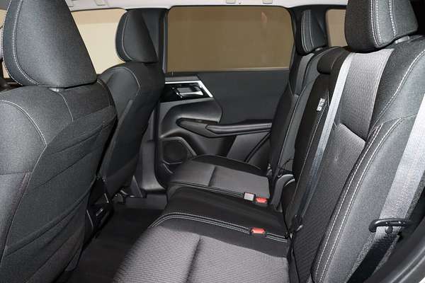2023 Mitsubishi Outlander LS ZM