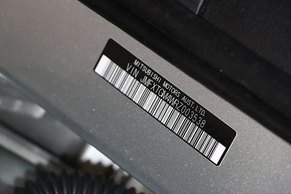 2023 Mitsubishi Outlander LS ZM