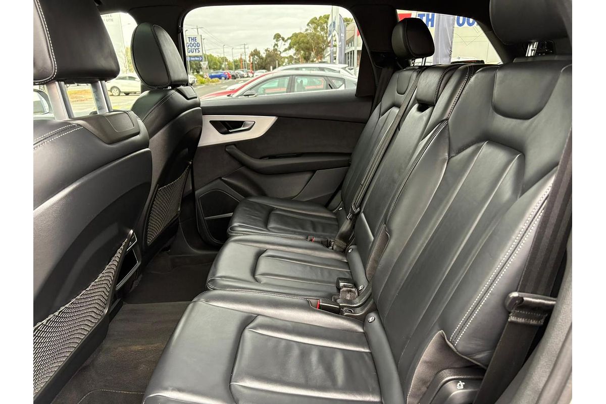2022 Audi Q7 55 TFSI S line 4M