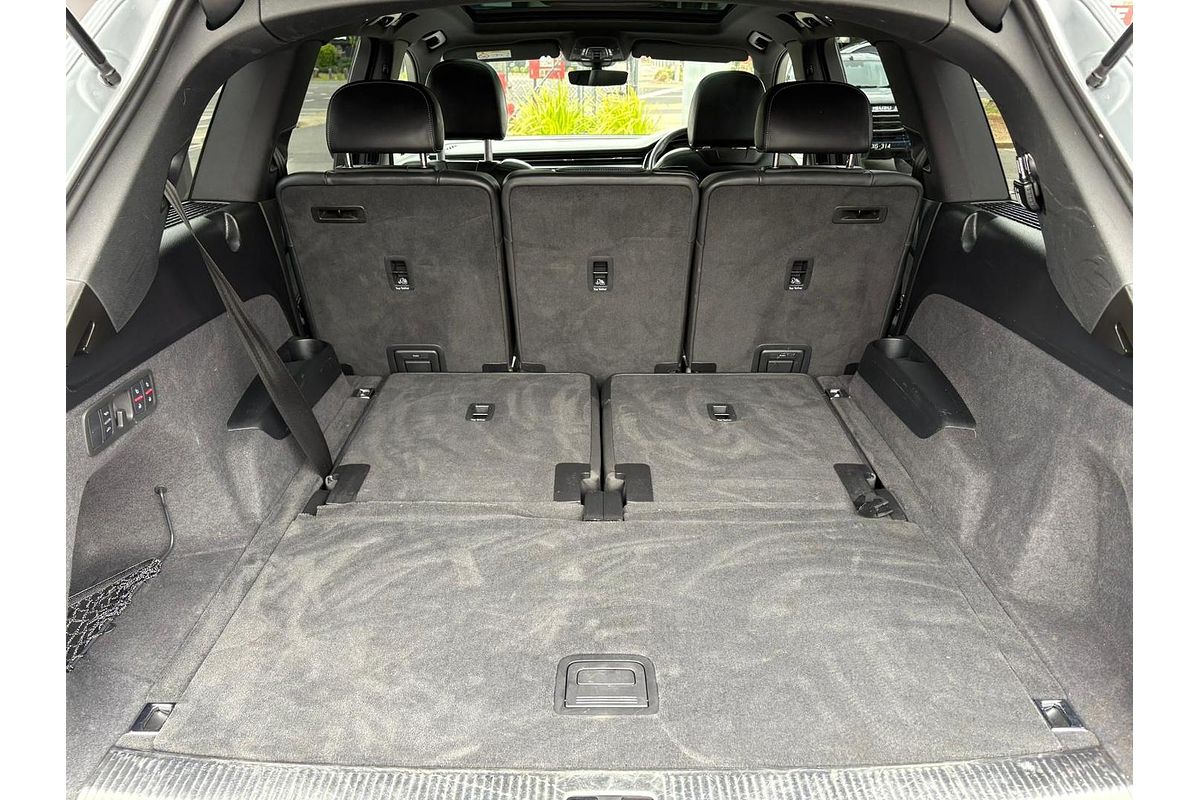 2022 Audi Q7 55 TFSI S line 4M