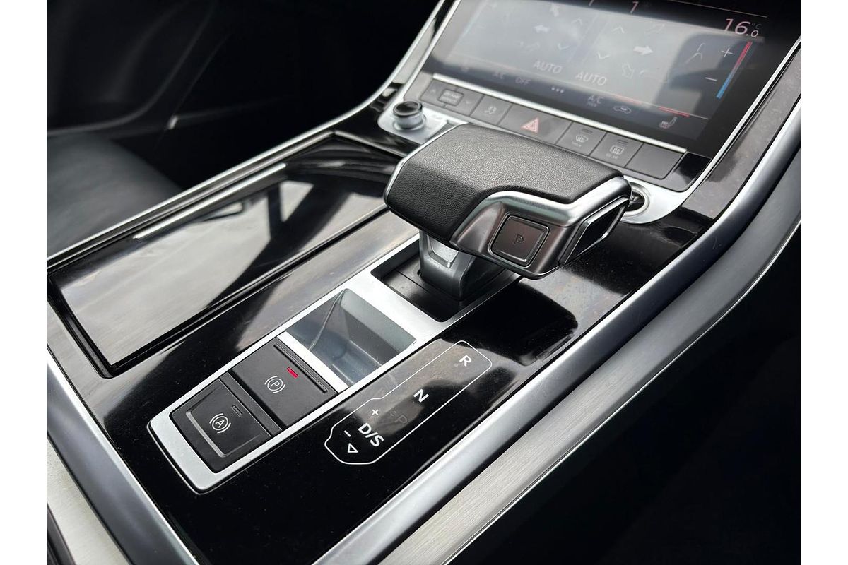 2022 Audi Q7 55 TFSI S line 4M