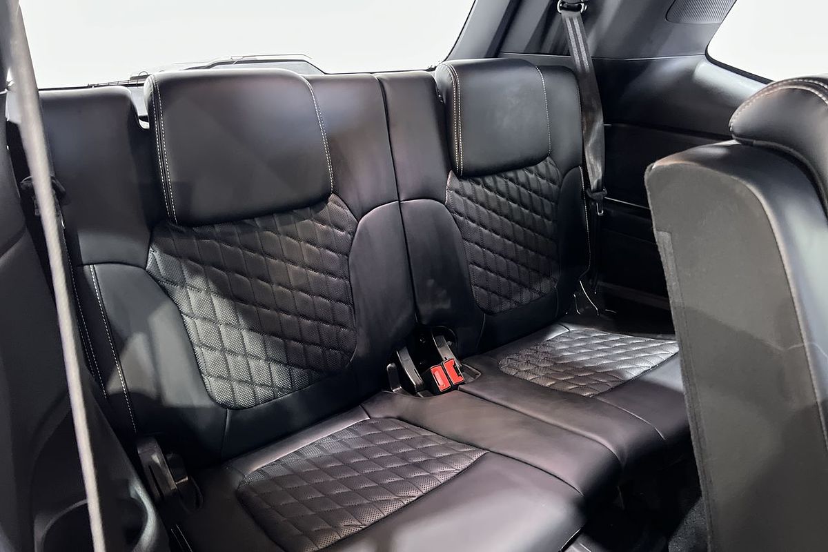2022 Ford Everest Platinum