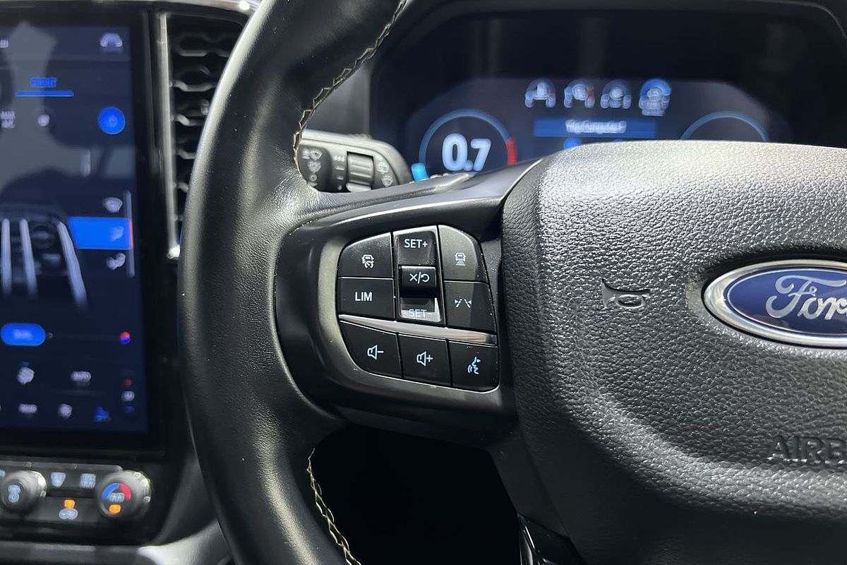 2022 Ford Everest Platinum