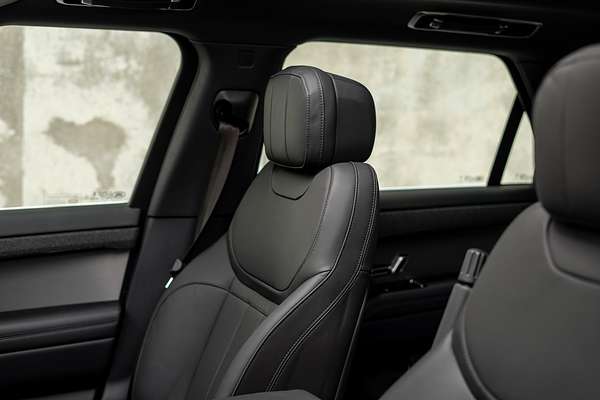 2024 Land Rover Range Rover Sport D300 Dynamic SE L461