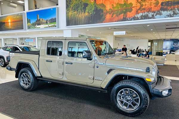 2020 Jeep Gladiator Overland JT All Wheel Drive