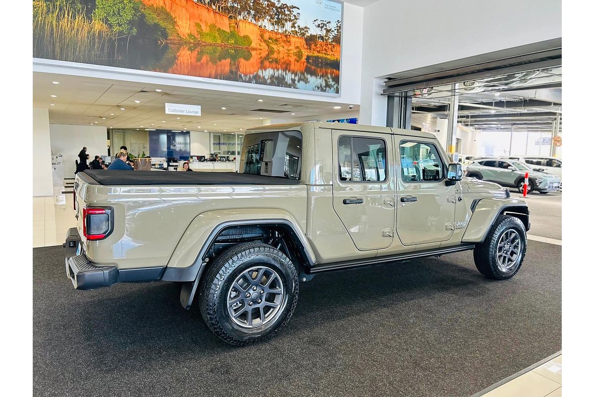2020 Jeep Gladiator Overland JT All Wheel Drive