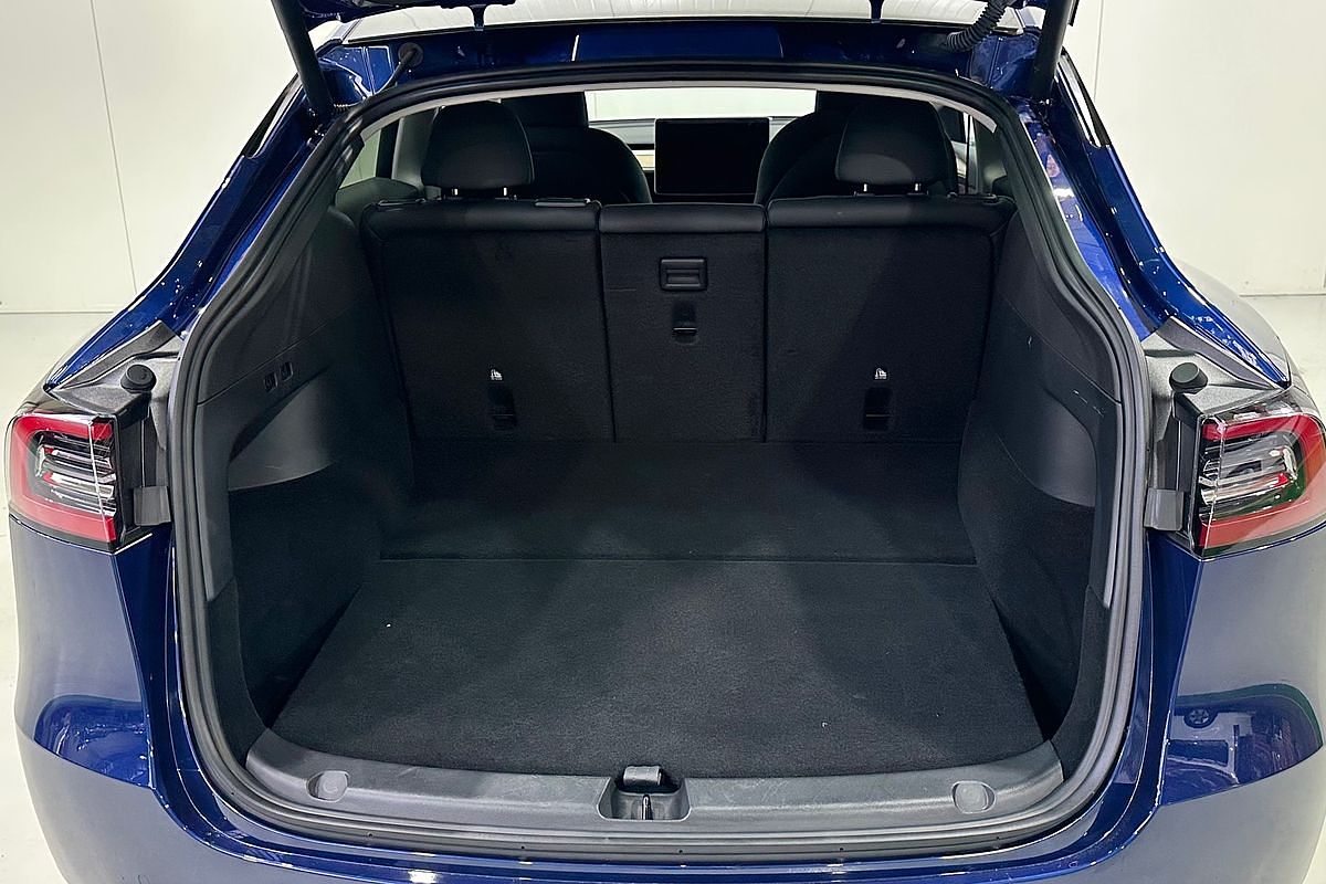 2022 Tesla Model Y Rear-Wheel Drive