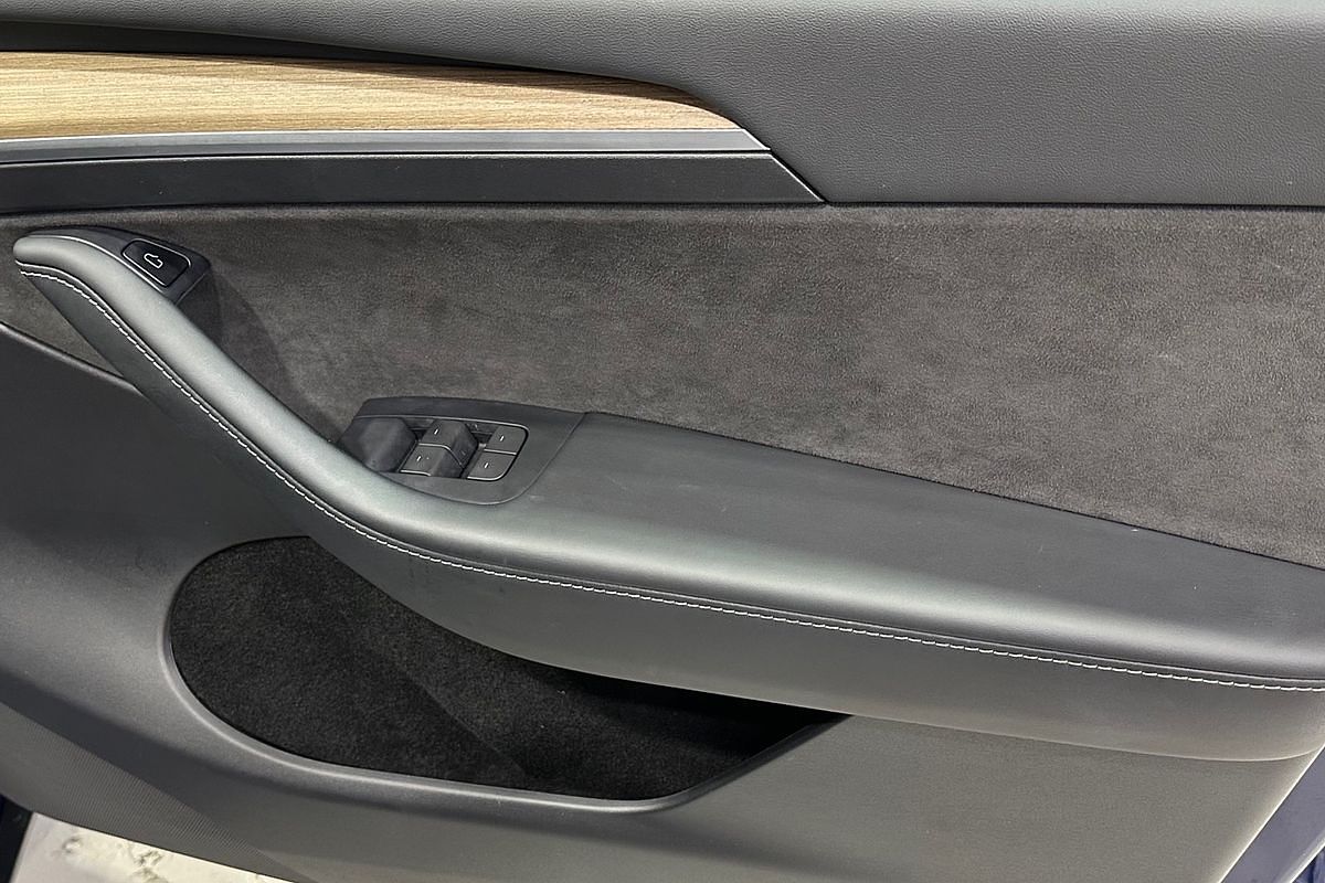 2022 Tesla Model Y Rear-Wheel Drive