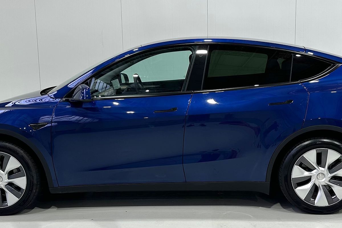 2022 Tesla Model Y Rear-Wheel Drive