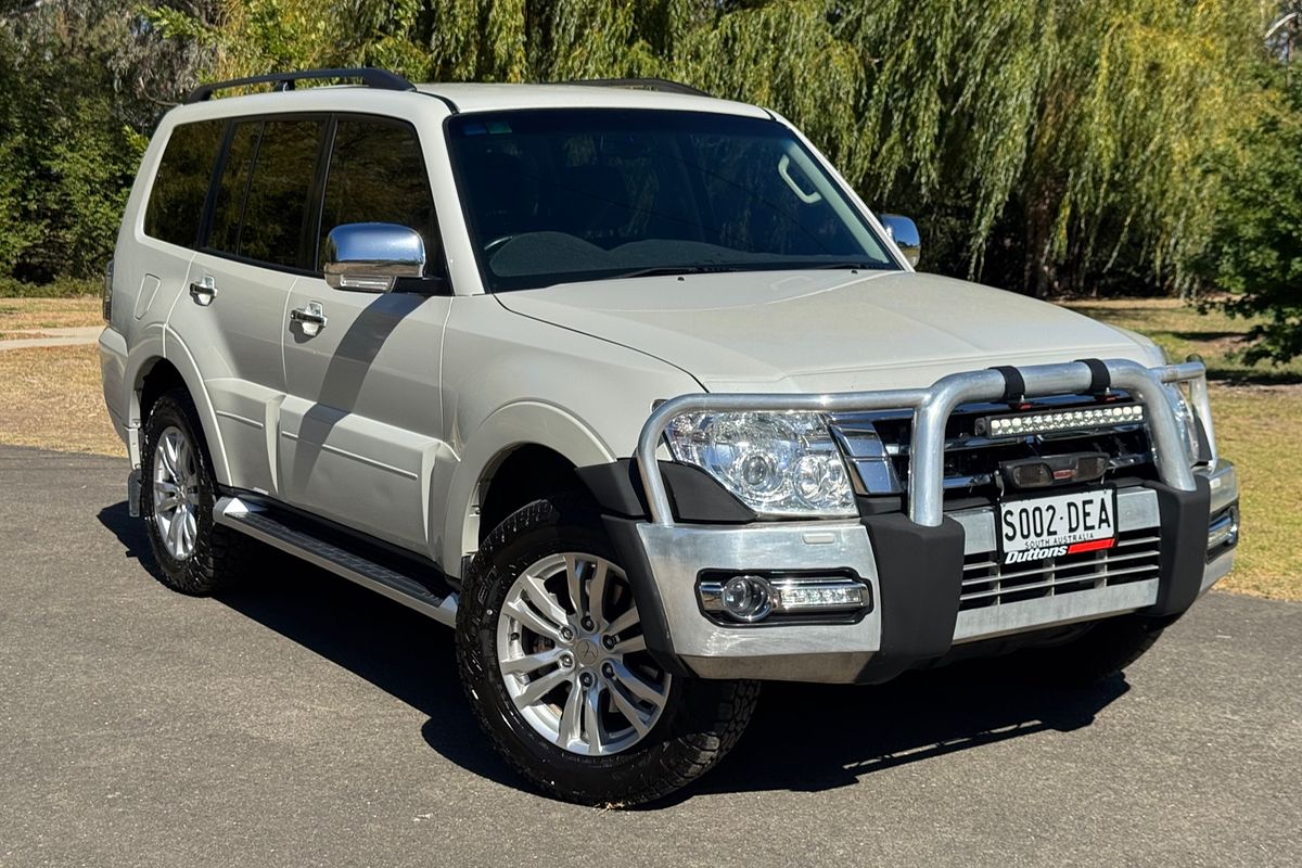 2017 Mitsubishi Pajero GLS NX