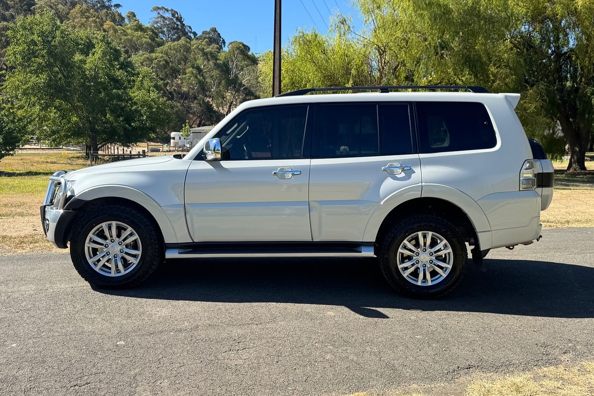 2017 Mitsubishi Pajero GLS NX