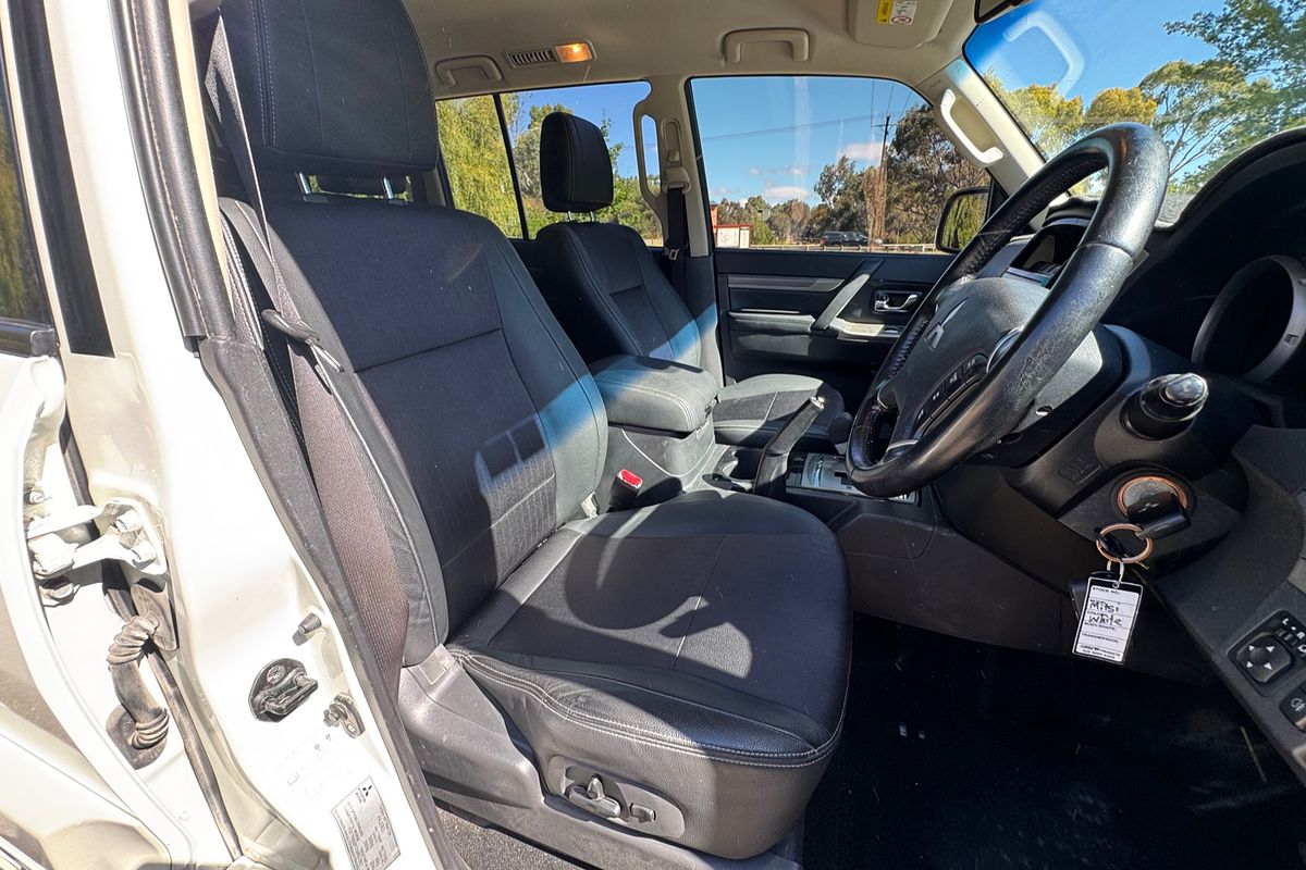 2017 Mitsubishi Pajero GLS NX