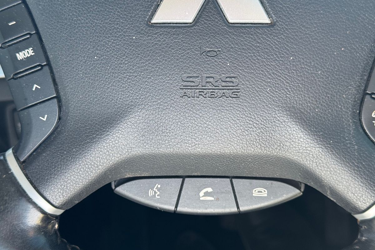 2017 Mitsubishi Pajero GLS NX