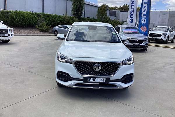 2022 MG HS Core SAS23