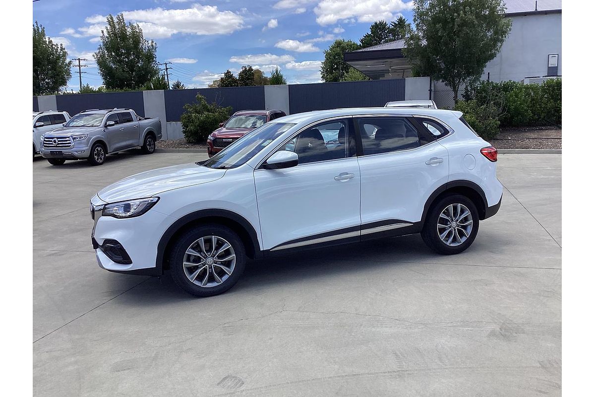 2022 MG HS Core SAS23