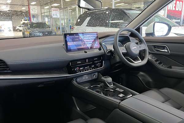 2024 Nissan X-TRAIL ST-L T33