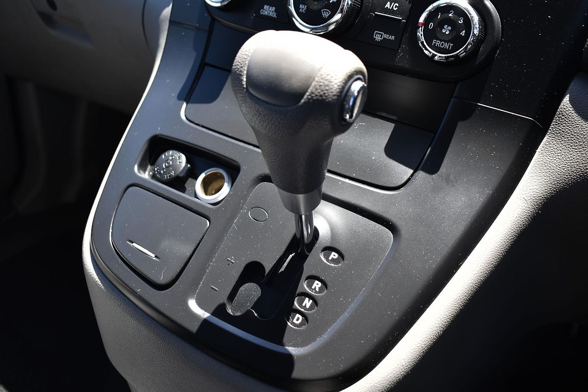 2013 Kia Grand Carnival Si VQ