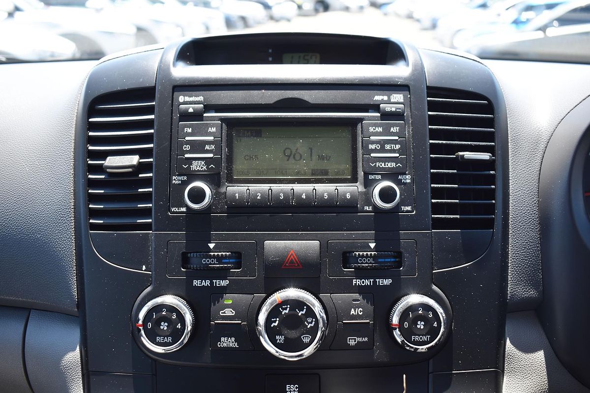 2013 Kia Grand Carnival Si VQ