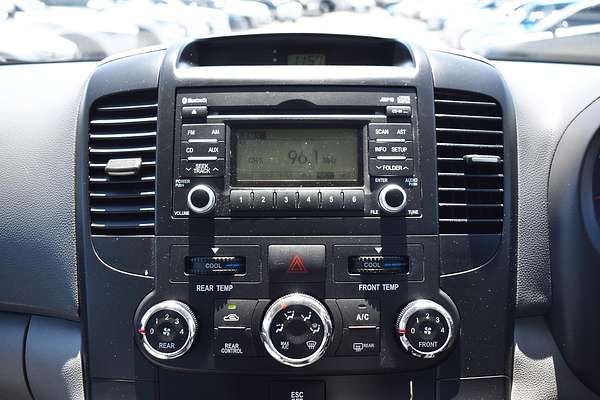 2013 Kia Grand Carnival Si VQ