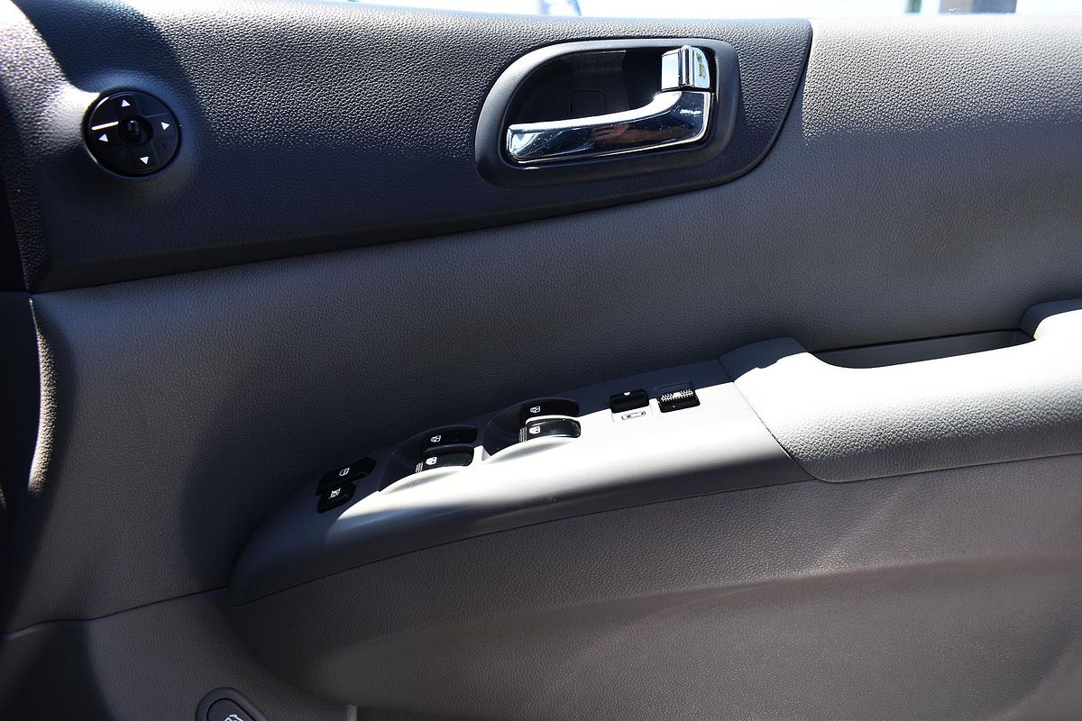 2013 Kia Grand Carnival Si VQ