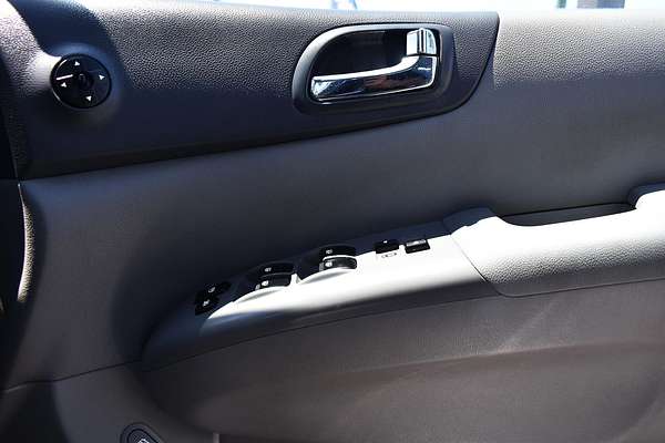 2013 Kia Grand Carnival Si VQ