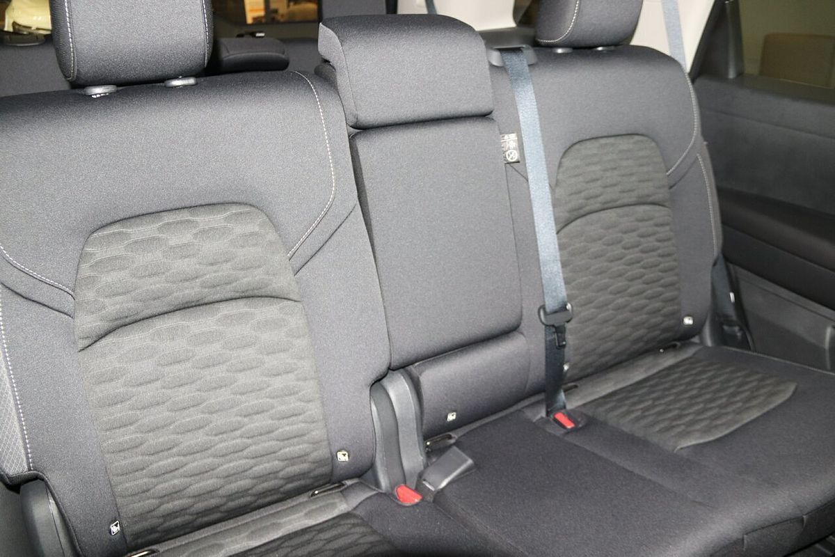 2024 Nissan Pathfinder ST-L R53