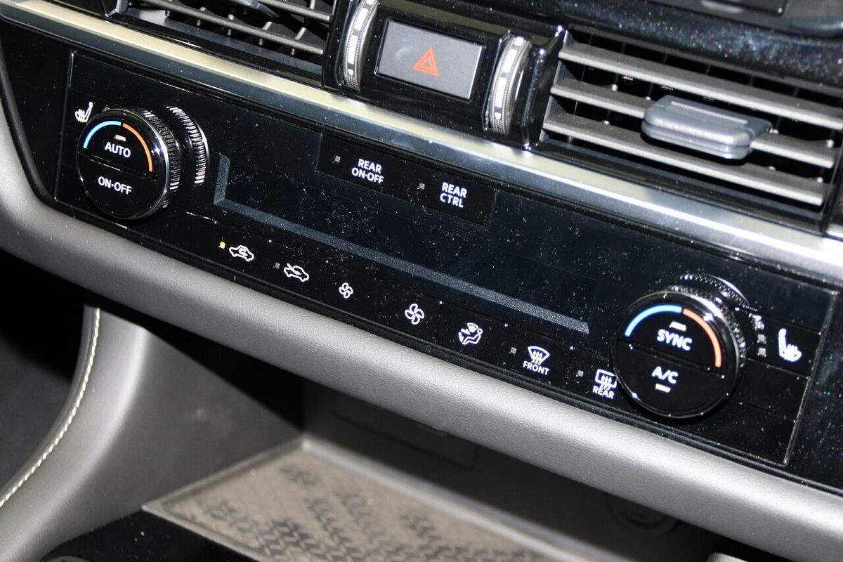 2024 Nissan Pathfinder ST-L R53