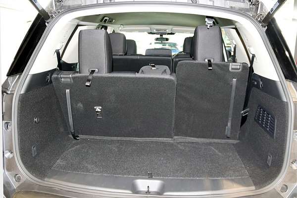 2024 Nissan Pathfinder ST-L R53