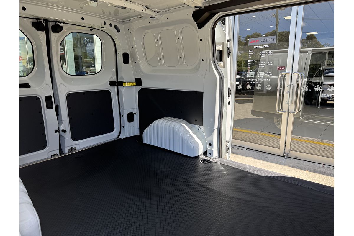 2024 LDV Deliver 7 SWB