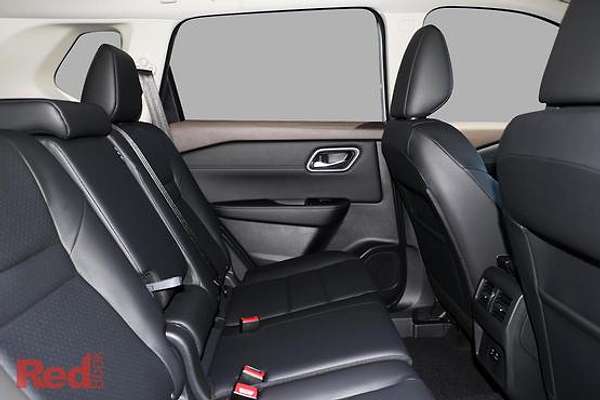 2025 Nissan X-TRAIL ST-L T33