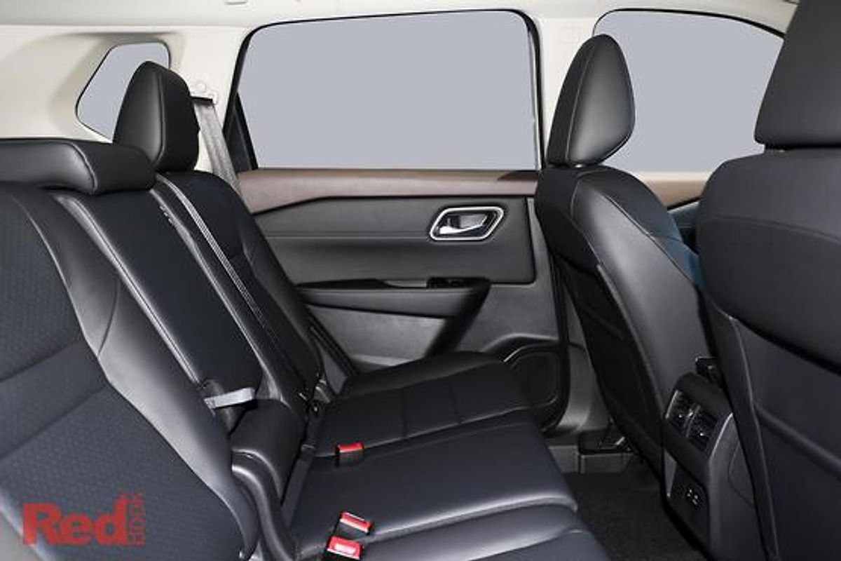 2025 Nissan X-TRAIL ST-L T33