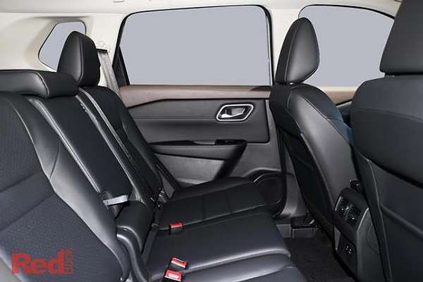 2025 Nissan X-TRAIL ST-L T33