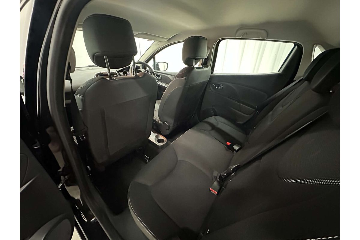 2014 Renault Clio Expression IV B98