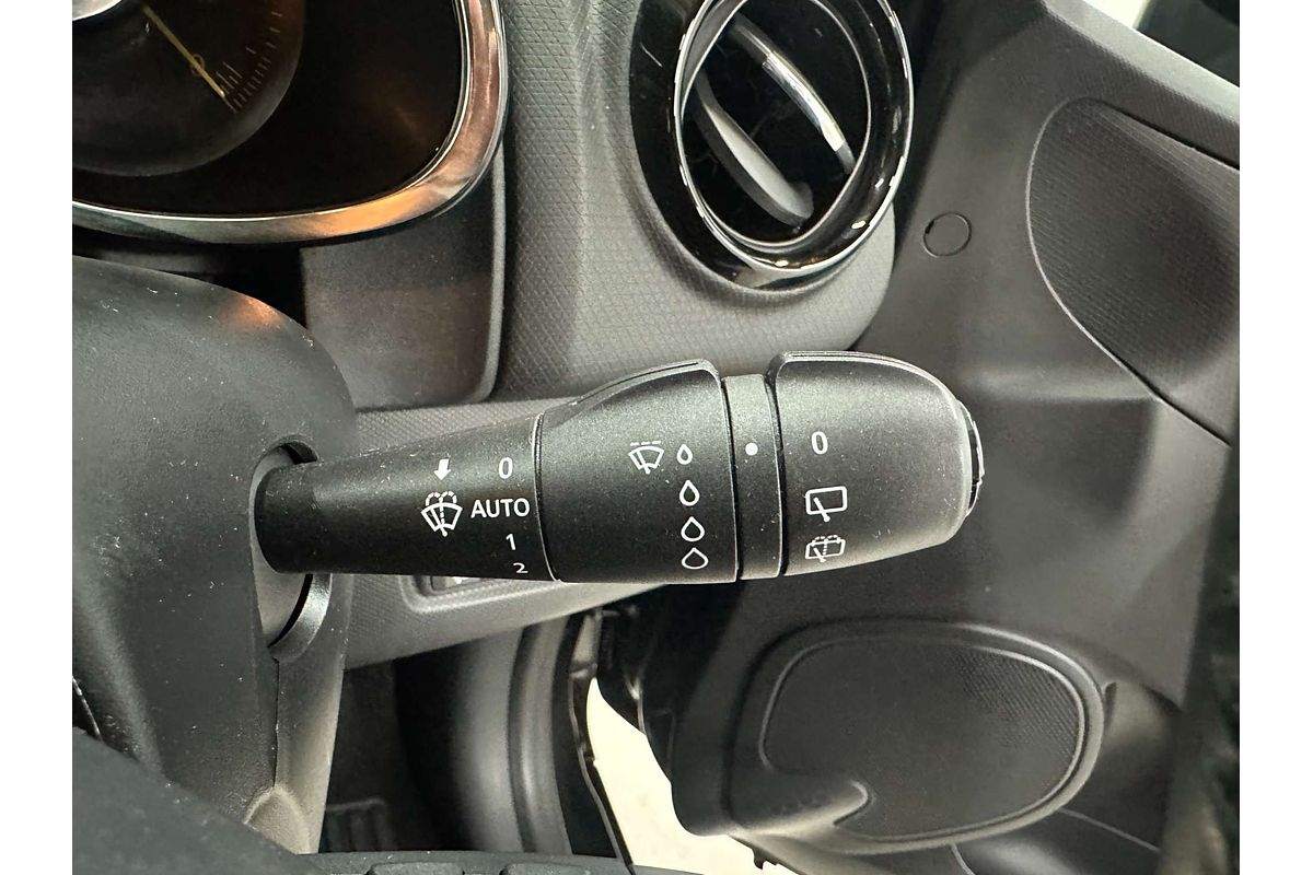 2014 Renault Clio Expression IV B98